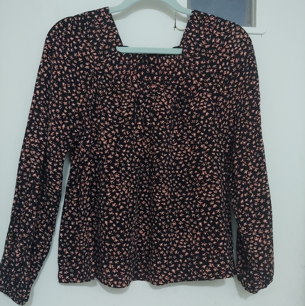 Universal Threads floral blouse